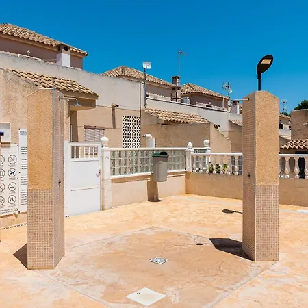 Apartment Sunrise And Pool Torrevieja